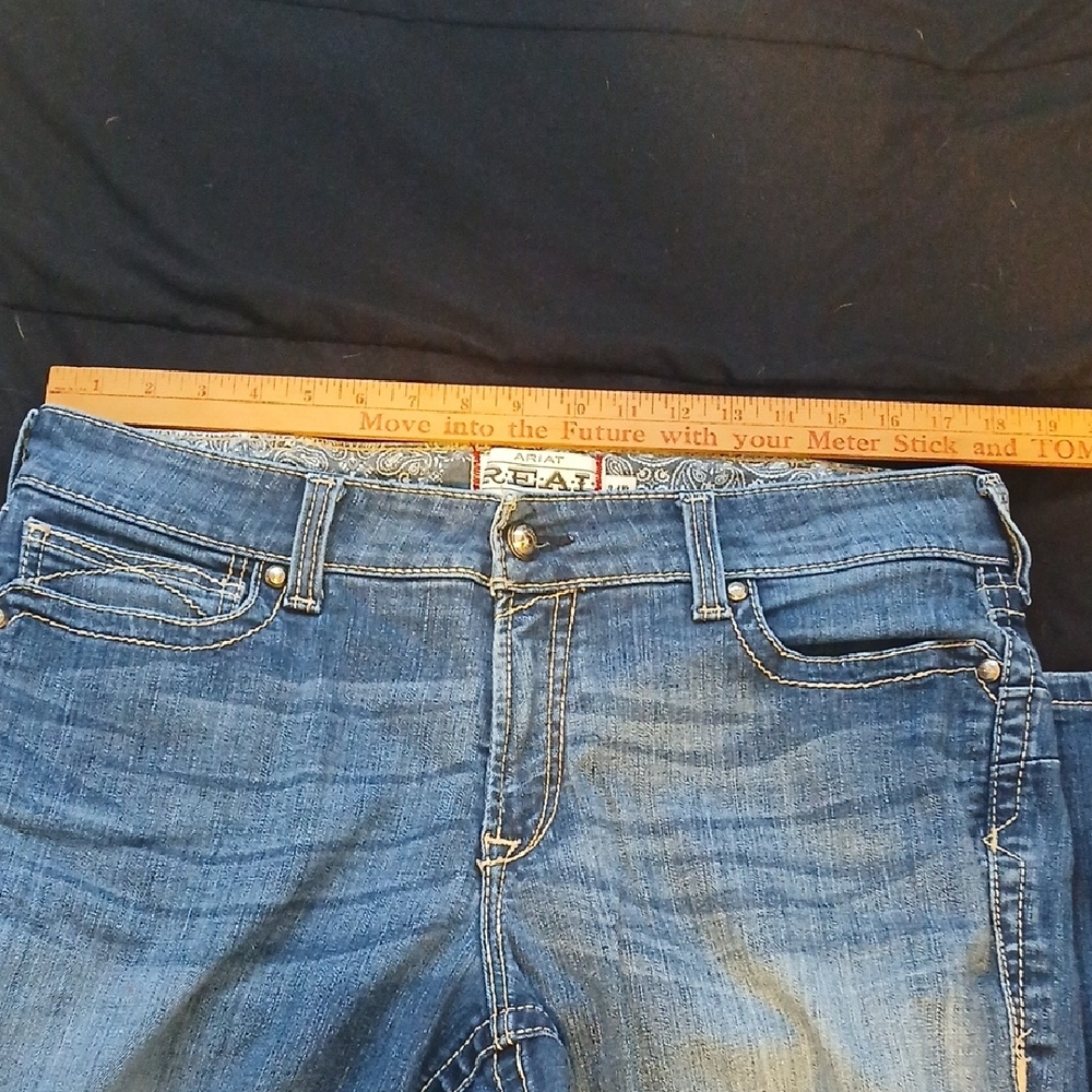 Ariat Women's Classic Blue Straight Leg Jeans - Picture 4 of 9